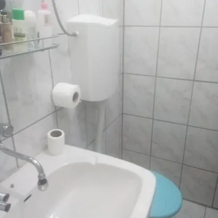 Retro بانيا لوكا